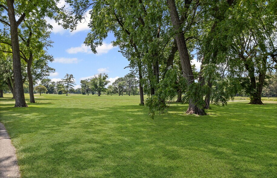 More Photos Of 200 Arlington Dr, Granite City Golf Course Driving Range For Sale