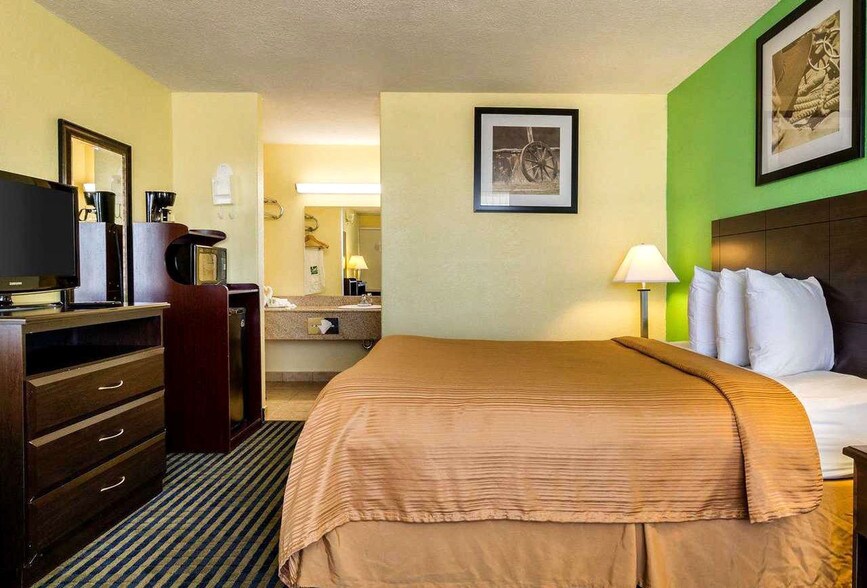 More Photos Of 740 E Pancake Blvd, Liberal Hotel For Sale