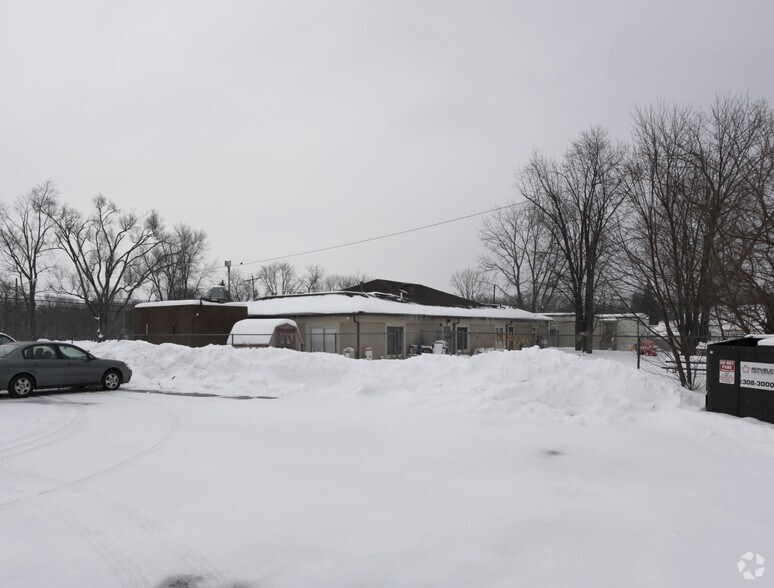 More Photos Of 2511 Mock Rd, Columbus Freestanding For Sale