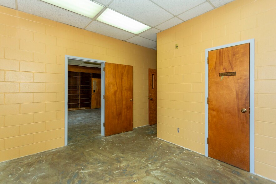 More Photos Of 2001 Avenue Z, Birmingham Religious Facility For Sale