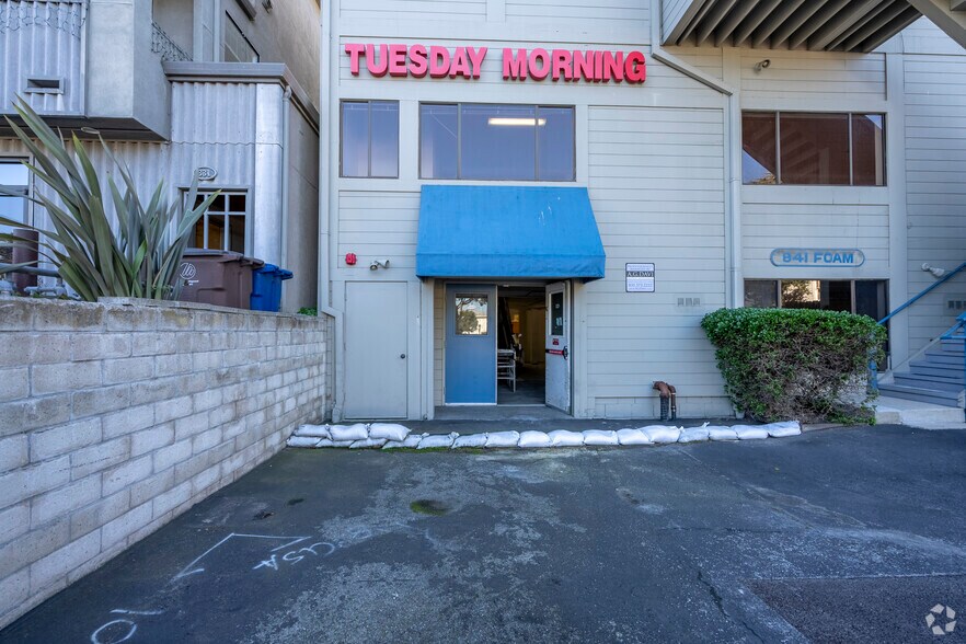 More Photos Of 842 Lighthouse Ave, Monterey Freestanding For Lease