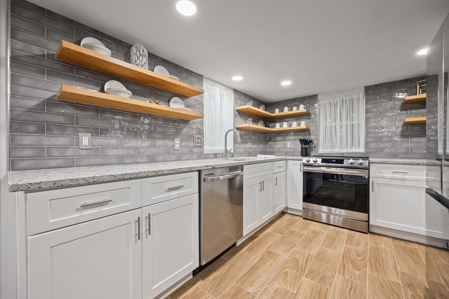 More Photos Of 10 Claire Dr, Atlanta Multifamily For Sale
