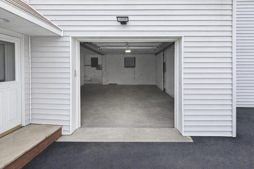 More Photos Of 328 Northrup Ave, Mamaroneck Flex For Lease