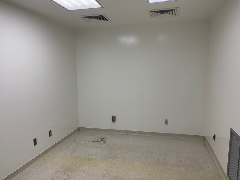 More Photos Of 4300 Grand Ave, Fort Smith Medical For Lease