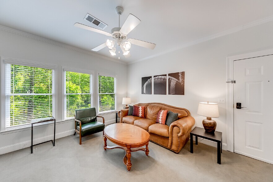 More Photos Of 892 Edelweiss Strasse, Helen Hotel For Sale