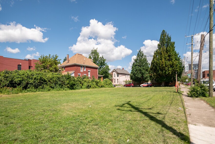 More Photos Of 1601 Leverette st, Detroit Land For Sale