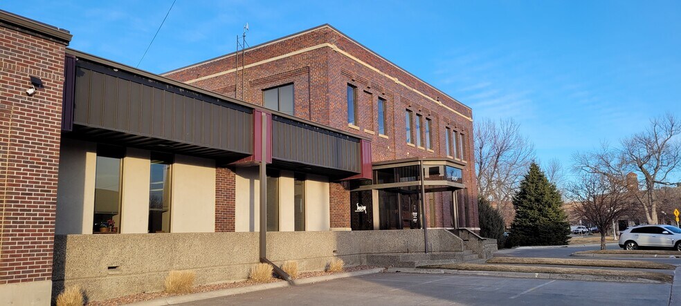 More Photos Of 100 Park Dr S, Great Falls Office For Lease