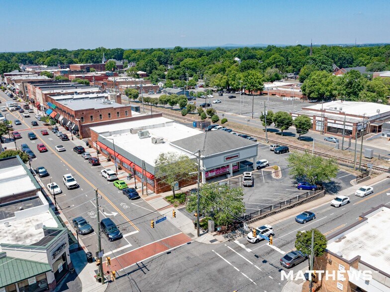 More Photos Of 274 N Main St, Mooresville Drugstore For Sale