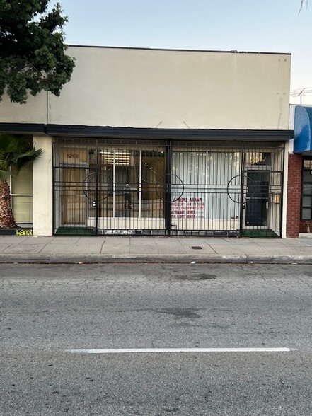 Primary Photo Of 5265 E Beverly Blvd, East Los Angeles Storefront For Lease