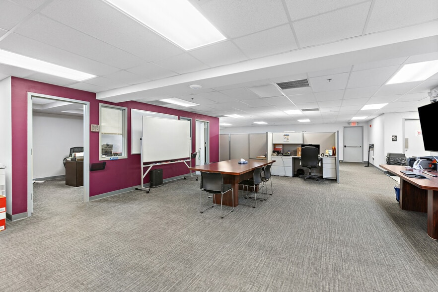 More Photos Of 392 Main St, Hackensack Freestanding For Sale