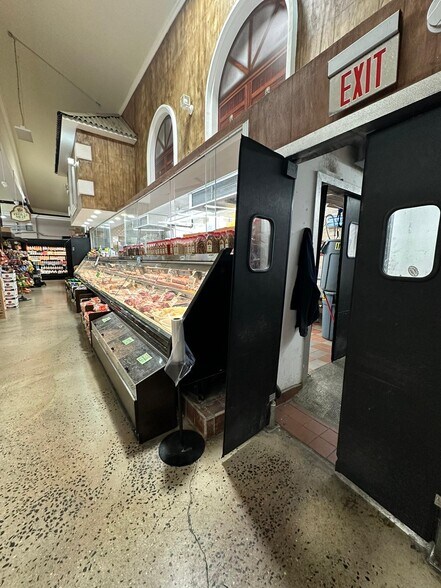 More Photos Of 2343 Jerome Ave, Bronx Supermarket For Sale