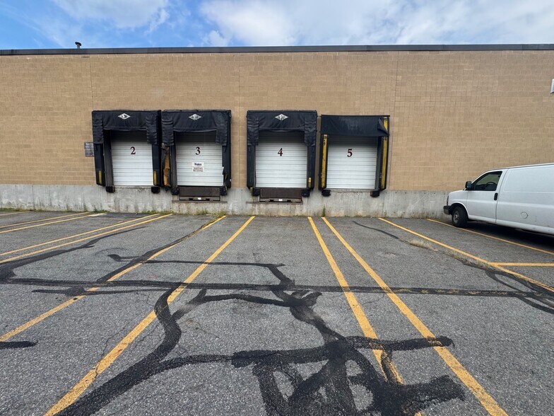 More Photos Of 168 Ayer Rd, Littleton Warehouse For Lease