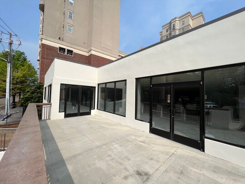 More Photos Of 1501 White Ave, Knoxville Freestanding For Sale