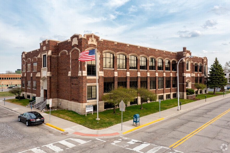 Primary Photo Of 333 W 7th St, Royal Oak Office For Lease