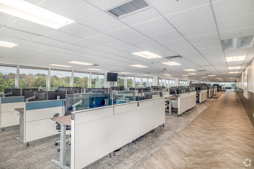 More Photos Of 1187 Thorn Run Rd, Moon Township Office For Sale