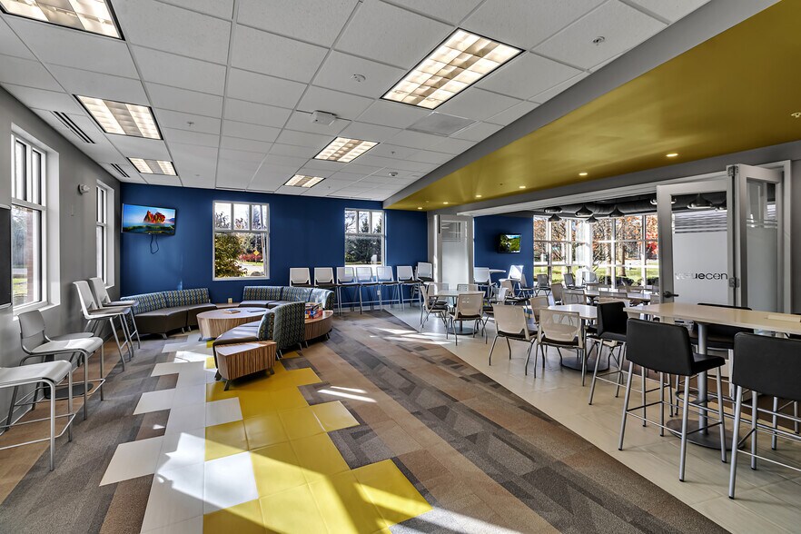 More Photos Of 23 Cobham Dr, Orchard Park Office For Lease