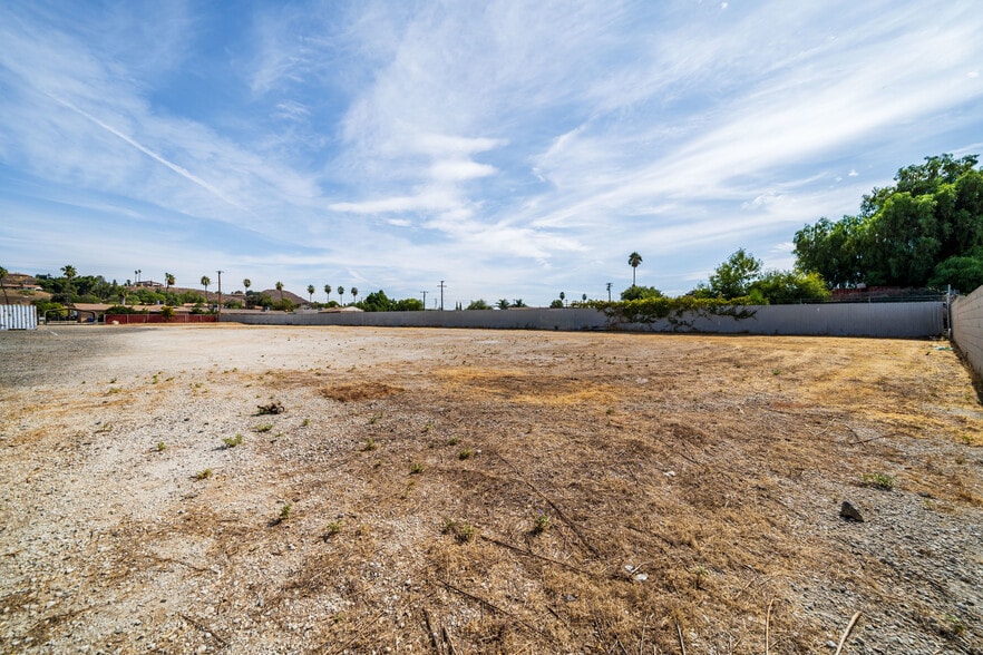 More Photos Of 6331 Pedley Rd, Riverside Contractor Storage Yard For Sale