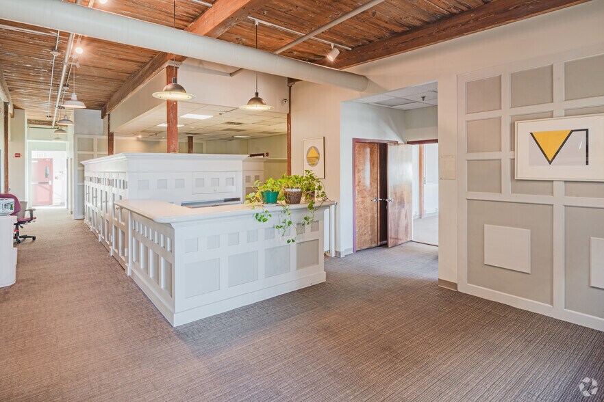More Photos Of 45 Willard Ave, Providence Medical For Sale