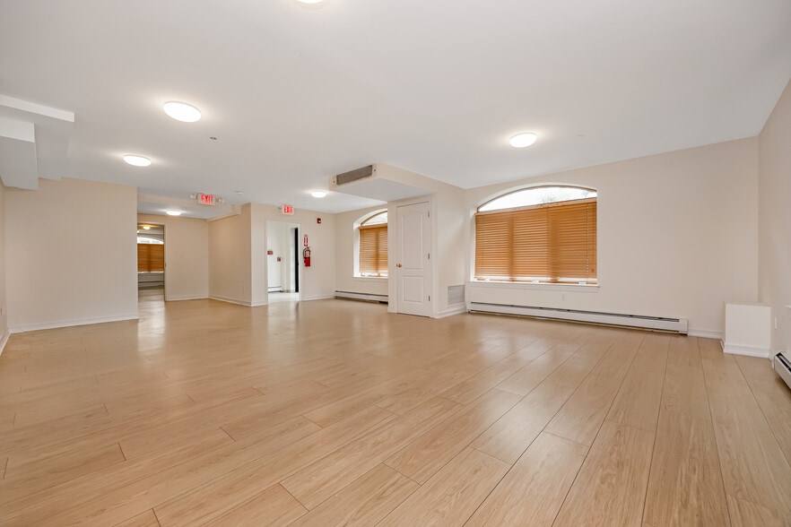 More Photos Of 66-06 70th St, Middle Village Office For Sale