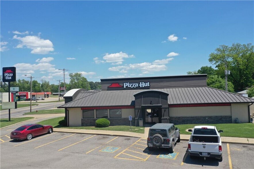 More Photos Of 511 Union St, Dardanelle General Retail For Sale