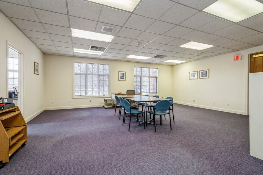More Photos Of 372 Route 22 West, White House Station Office For Lease