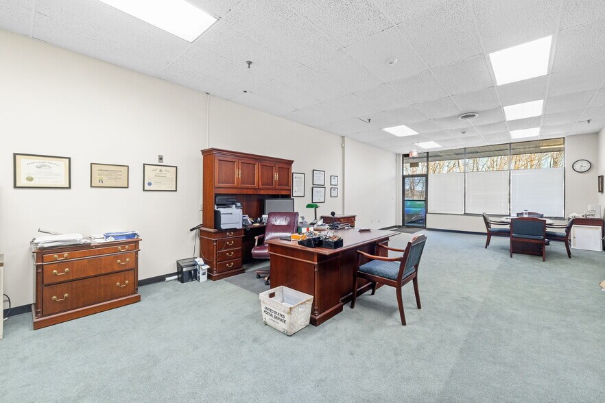 More Photos Of 362-374 Western Hwy, Tappan Freestanding For Lease