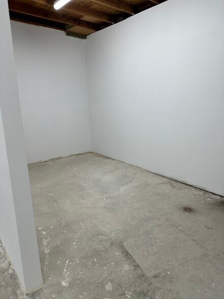 More Photos Of 1690 Hayes Ave, Long Beach Manufacturing For Sale