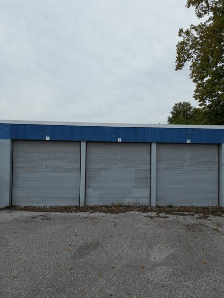 More Photos Of 1230 N Hills Rd, York Truck Terminal For Lease