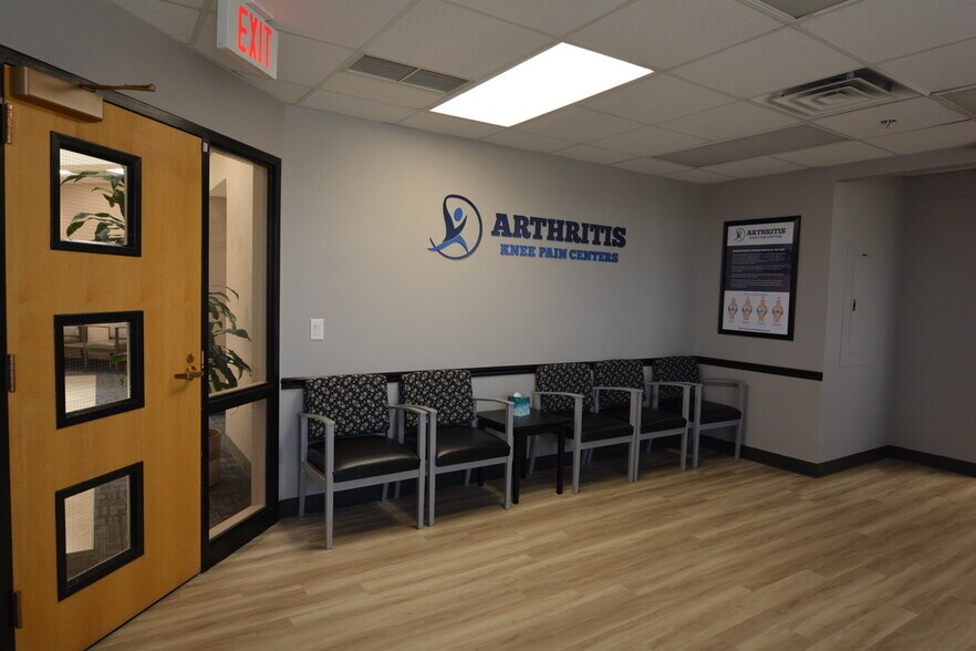 More Photos Of 10503 W Thunderbird Blvd, Sun City Medical For Lease