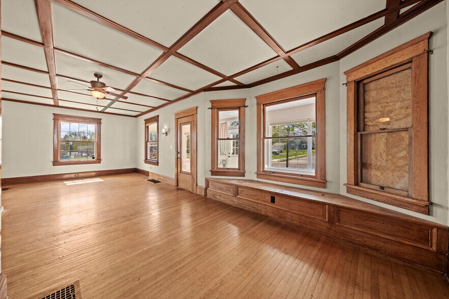 More Photos Of 832 S Main St, Canton Specialty For Sale