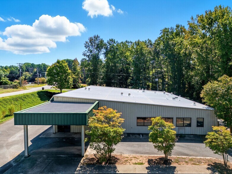 Primary Photo Of 508-514 Canterbury Rd, Kings Mountain Flex For Sale