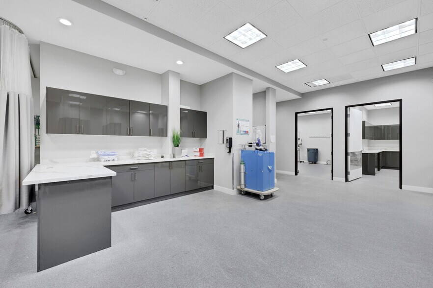 More Photos Of 375 N Stephanie St, Henderson Medical For Sale
