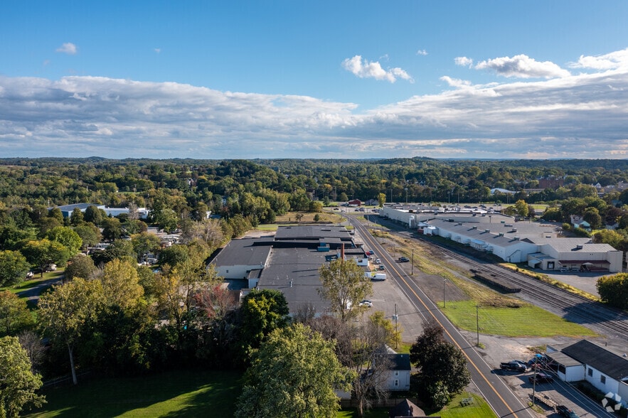 More Photos Of 225-251 Murray St, Newark Warehouse For Lease