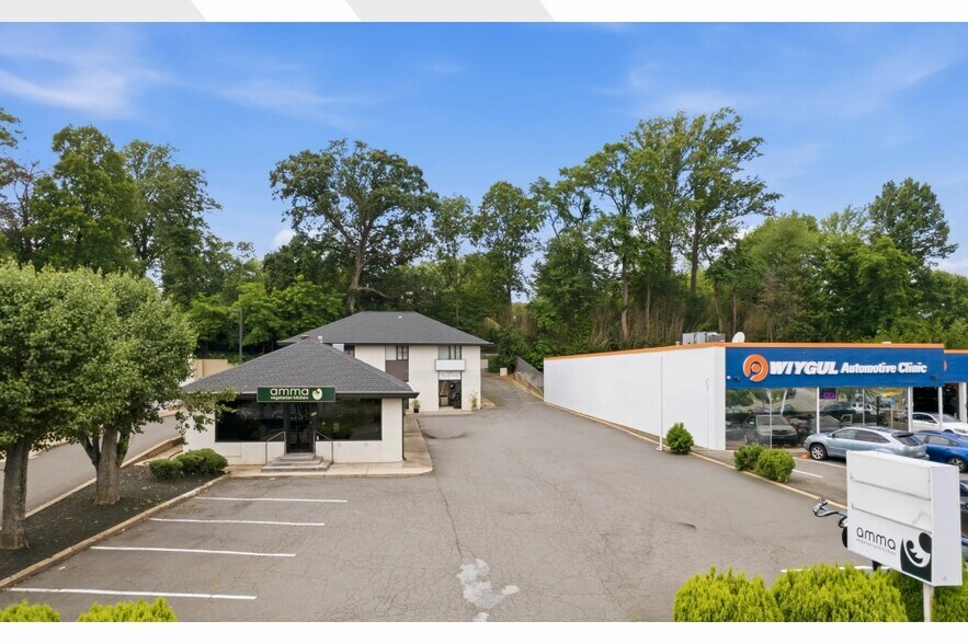 More Photos Of 344 Maple Ave, Vienna General Retail For Sale