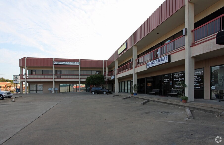 More Photos Of 1014 Ferris Ave, Waxahachie Freestanding For Lease