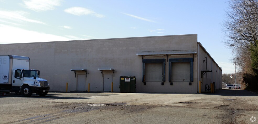 More Photos Of 8724-8762 Richmond Hwy, Alexandria Storefront For Lease