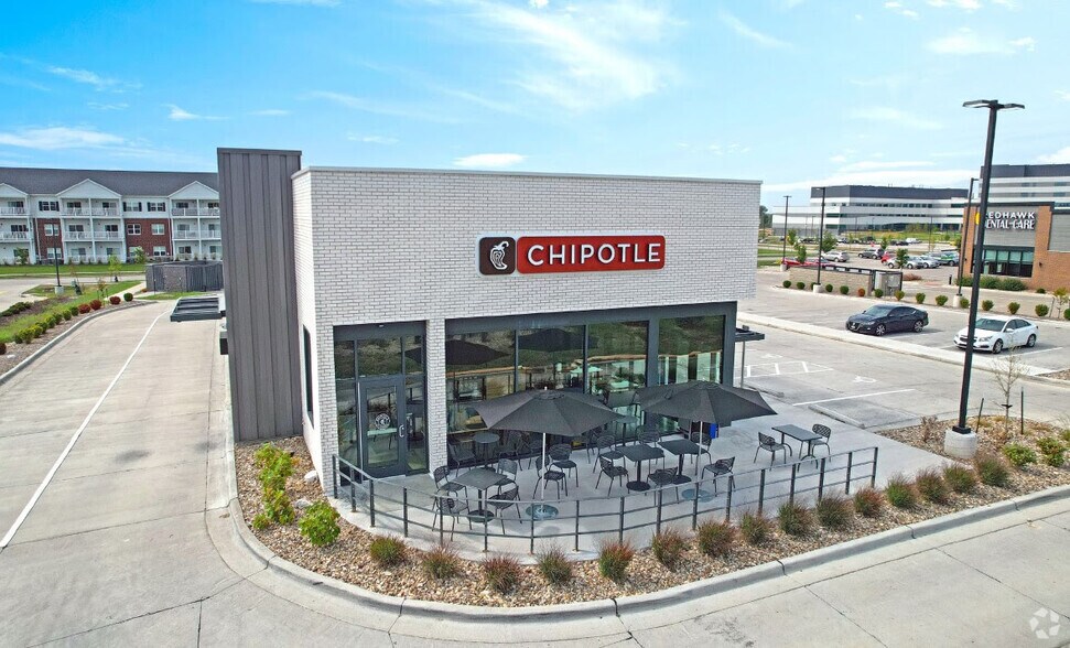 Primary Photo Of 3260 Redhawk St, Coralville Fast Food For Sale