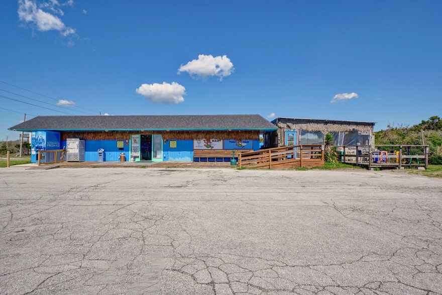 More Photos Of 2181 New River Inlet Rd, North Topsail Beach Convenience Store For Sale