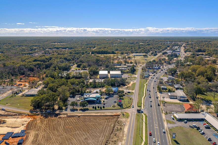 More Photos Of 1025 Industrial Dr, Crestview General Retail For Sale