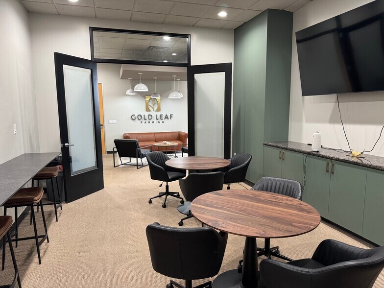 More Photos Of 1012 11th St, Modesto Office For Lease