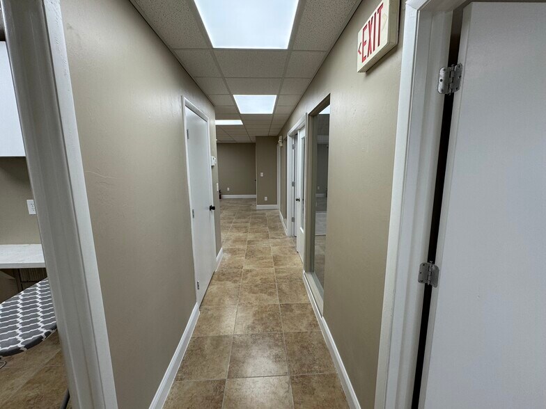More Photos Of 1705 Colonial Blvd, Fort Myers Medical For Lease
