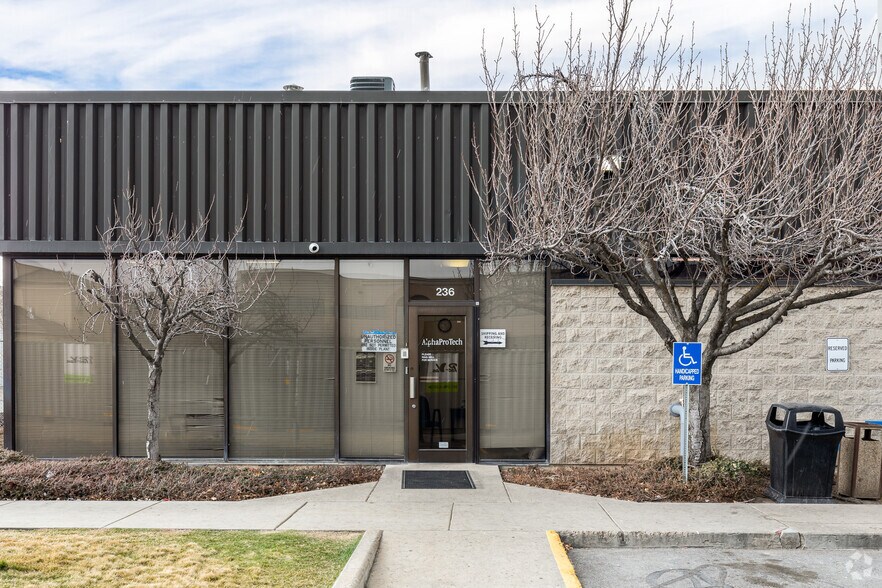 More Photos Of 236 N 2200 W, Salt Lake City Manufacturing For Lease