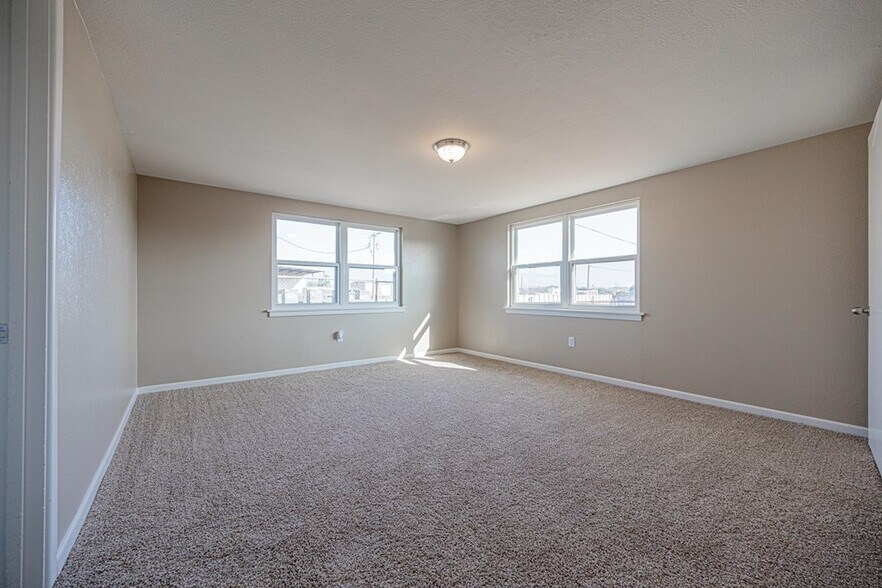 More Photos Of 1405 Garden City Hwy, Midland Office Residential For Sale