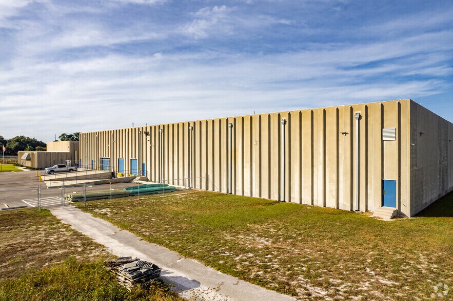 More Photos Of 1699 Hobbs Rd, Auburndale Warehouse For Lease