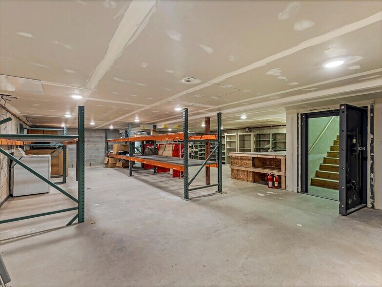 More Photos Of 1355 W 465 S, Orem Manufacturing For Sale