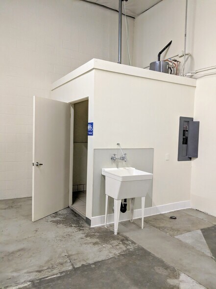 More Photos Of 1612 N Chico Ave, South El Monte Warehouse For Lease
