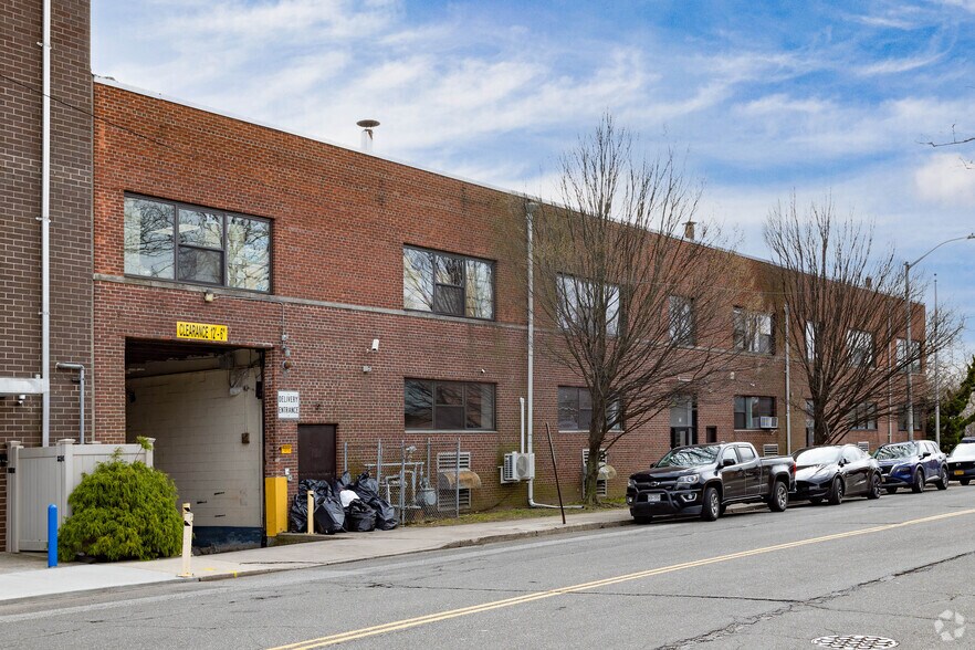 More Photos Of 66-70 Randall Ave, Rockville Centre Light Distribution For Lease