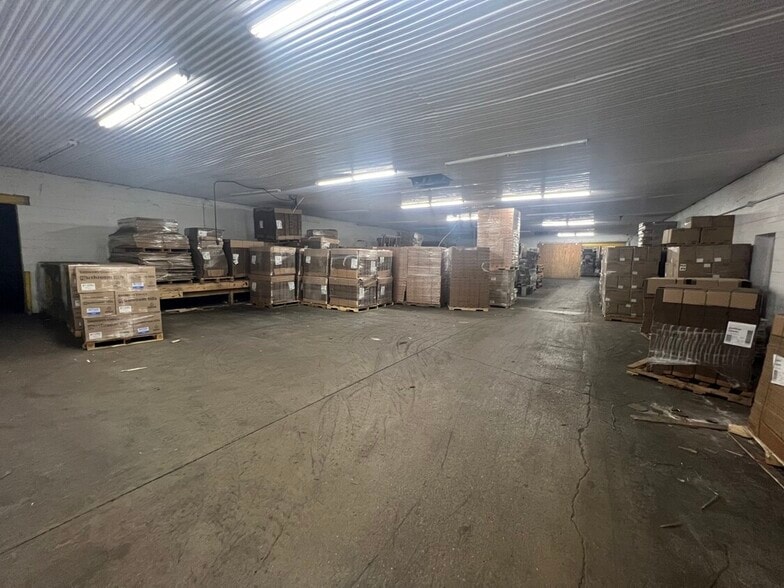 More Photos Of 175 Willow St, Toughkenamon Warehouse For Lease