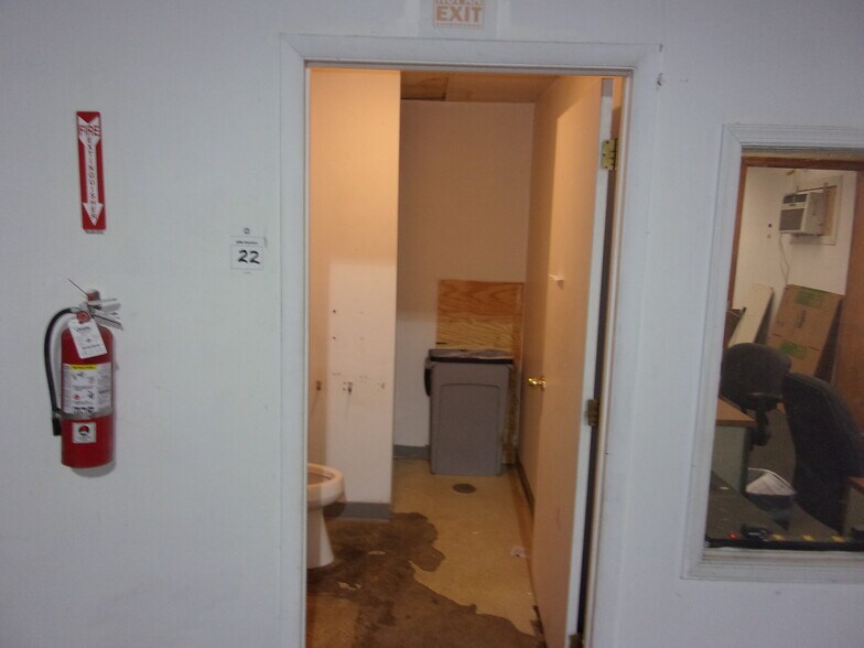 More Photos Of 8197 Euclid Ct, Manassas Park Warehouse For Lease