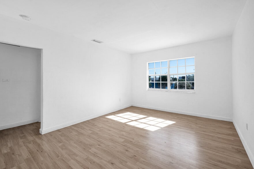 More Photos Of 3711 SW 27th Ter, Miami Specialty For Sale